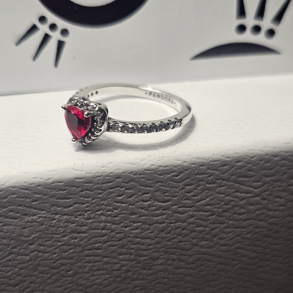 PandoraElevated Red Heart Ring